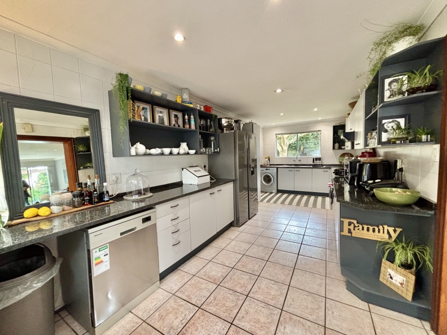 5 Bedroom Property for Sale in Vierlanden Western Cape